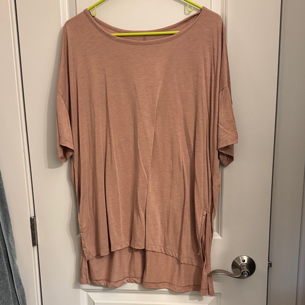 Nike Women's Rose Yoga Top - Picture 2 of 7